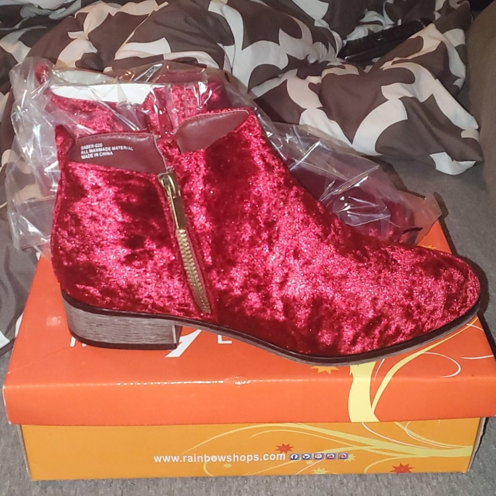 Red, suede booties